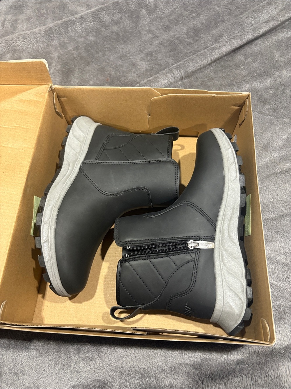 Khombu Women's Black Winter Ankle Boots with Gray Sole
